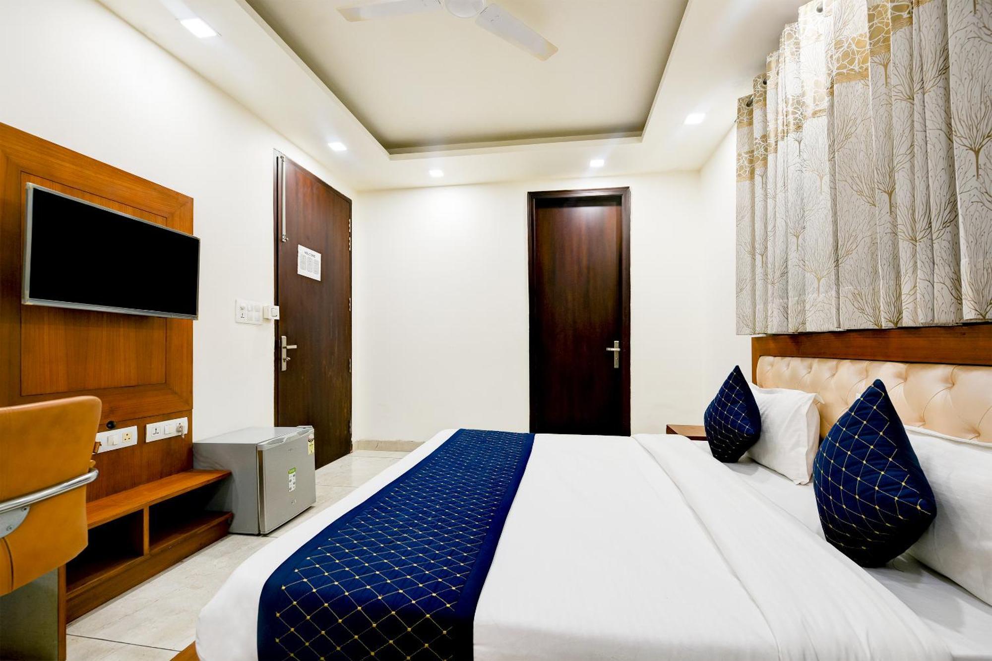 Hotel Leaf 9 Boutique, Near Golf Course Road And Galleria Market คูร์เคาน์ ภายนอก รูปภาพ