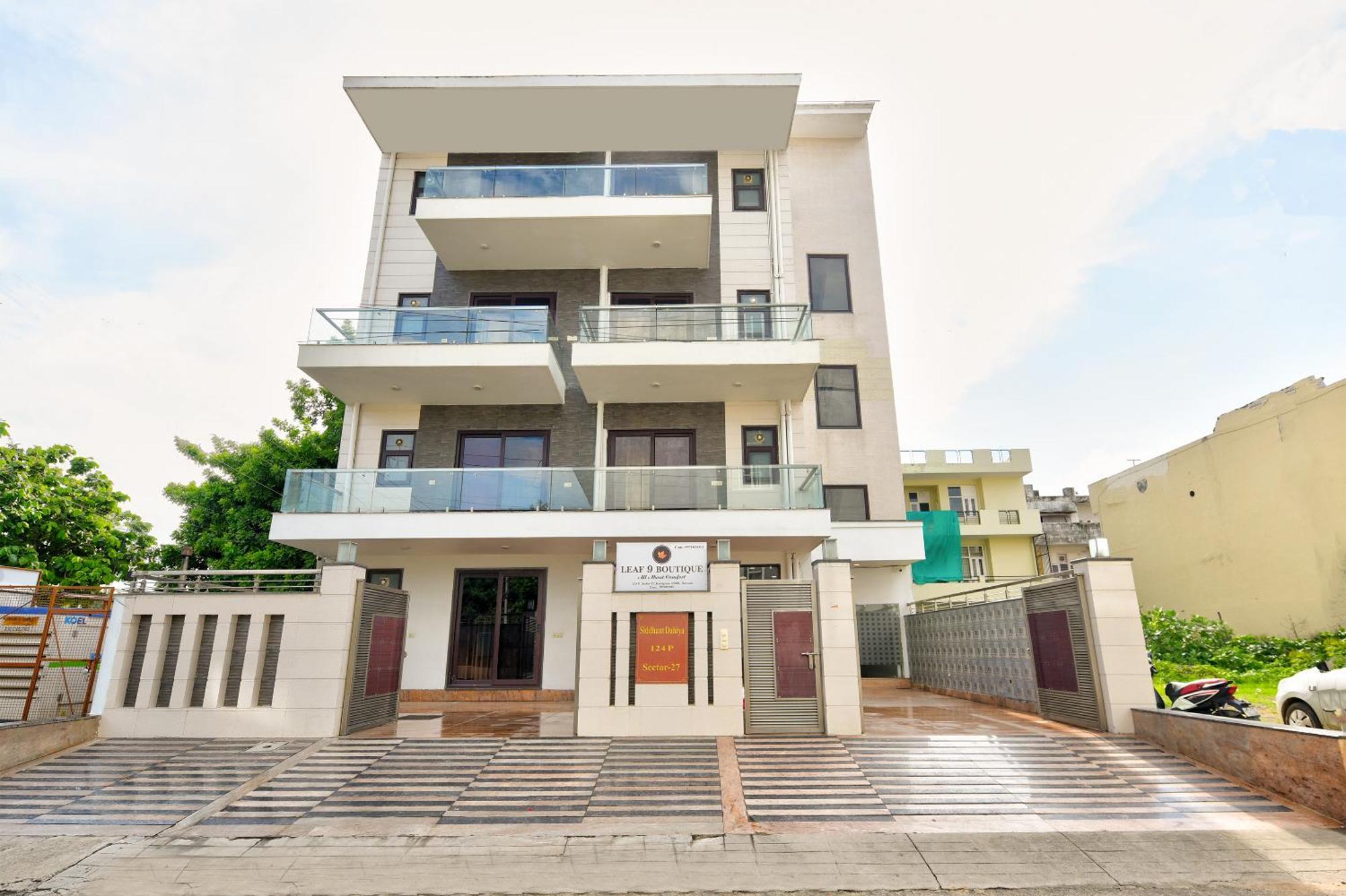 Hotel Leaf 9 Boutique, Near Golf Course Road And Galleria Market คูร์เคาน์ ภายนอก รูปภาพ