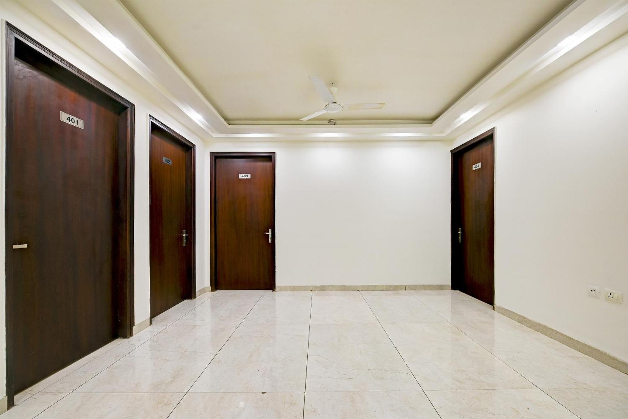 Hotel Leaf 9 Boutique, Near Golf Course Road And Galleria Market คูร์เคาน์ ภายนอก รูปภาพ