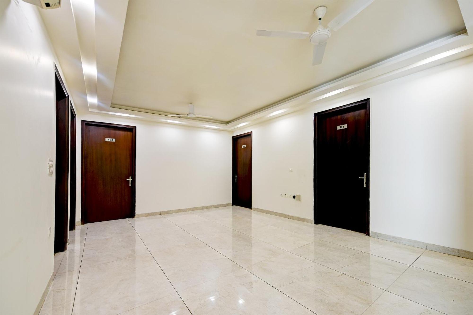 Hotel Leaf 9 Boutique, Near Golf Course Road And Galleria Market คูร์เคาน์ ภายนอก รูปภาพ
