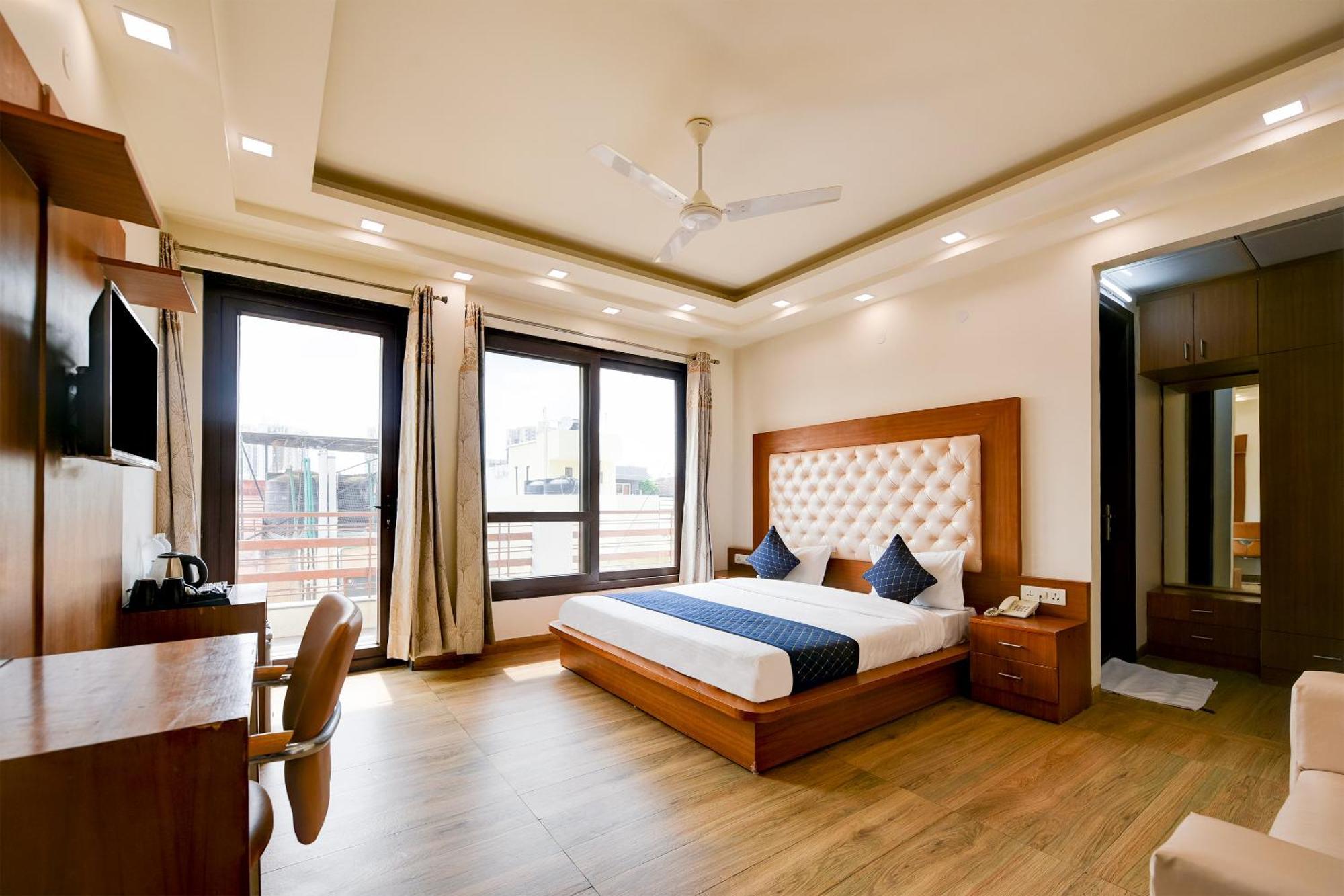 Hotel Leaf 9 Boutique, Near Golf Course Road And Galleria Market คูร์เคาน์ ภายนอก รูปภาพ